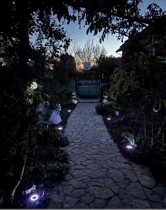 Set van 4 stuks. Solar grondlampen IP65 waterdicht  - Gratis verzending in Nederland